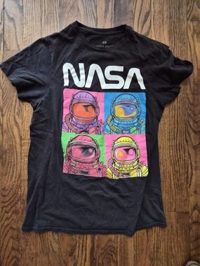 NASA Graphic Tee Small Colorful Astronaut Space Shirt Streetwear